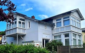 Villa West